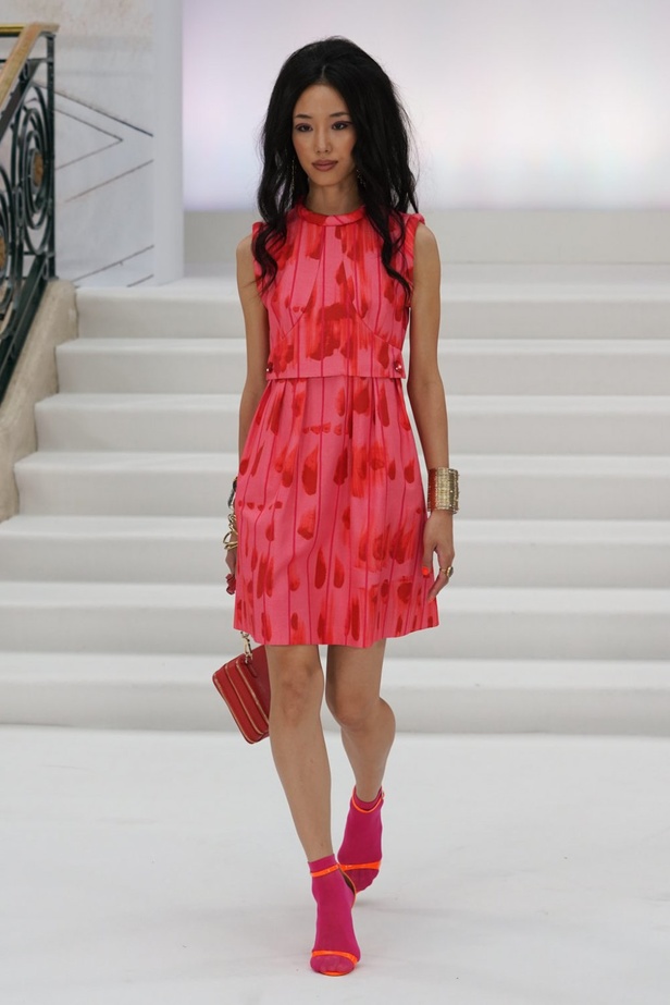 اسبوع الموضة في لندن 2019  أزياء PAUL COSTELLO الجاهزة لربيع وصيف 2020