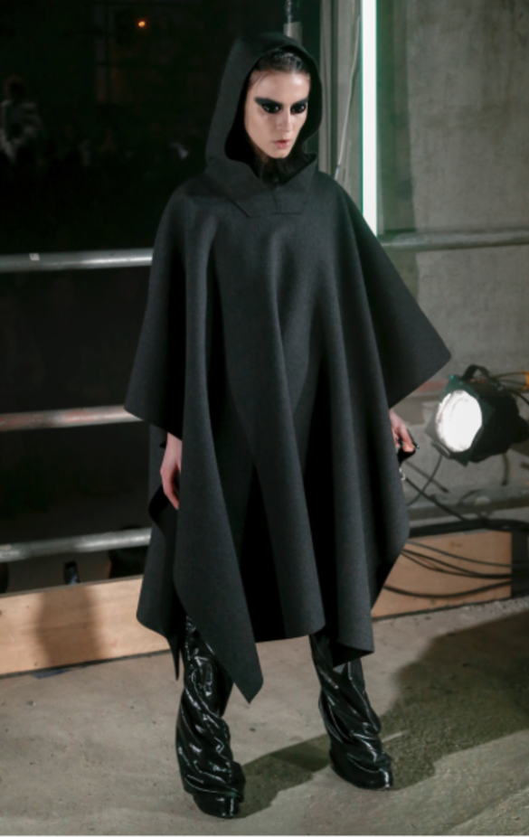 عرض أزياء المصمم Gareth Pugh لخريف وشتاء 2017