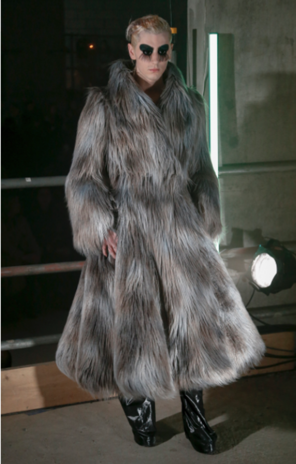 عرض أزياء المصمم Gareth Pugh لخريف وشتاء 2017