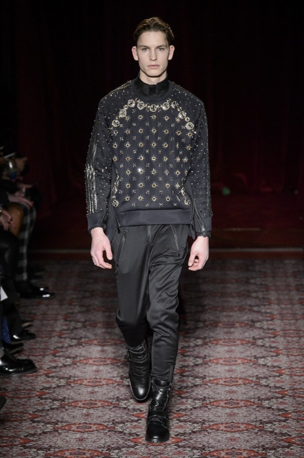 مجموعة جوليان ماكدونالد للألبسة الجاهزة لخريف و شتاء 2017