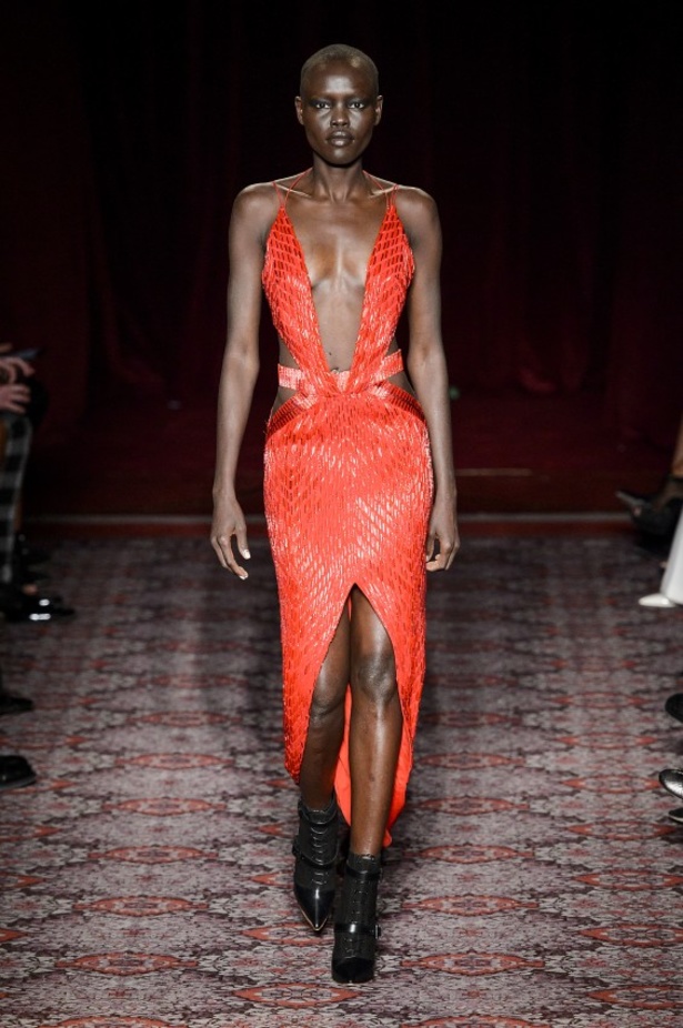 مجموعة جوليان ماكدونالد للألبسة الجاهزة لخريف و شتاء 2017