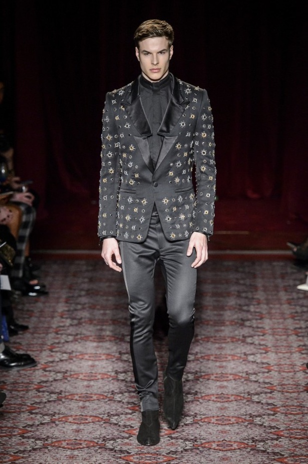 مجموعة جوليان ماكدونالد للألبسة الجاهزة لخريف و شتاء 2017