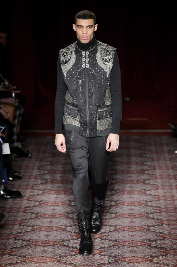 مجموعة جوليان ماكدونالد للألبسة الجاهزة لخريف و شتاء 2017