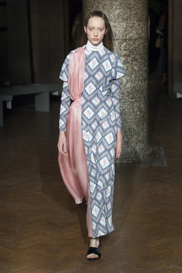 مجموعة EMILIA WICKSTEAD لموسم خريف وشتاء 2017