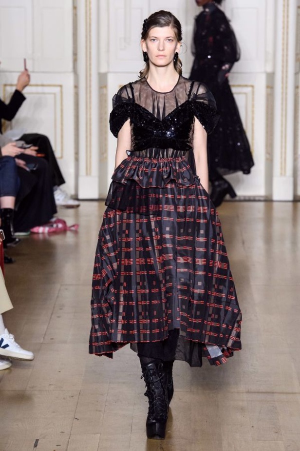 مجموعة  Simone Rocha لخريف 2019
