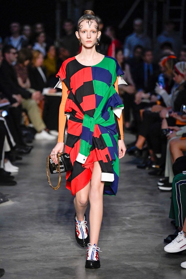 مجموعة Burberry  للألبسة الجاهزة لخريف و شتاء 2019