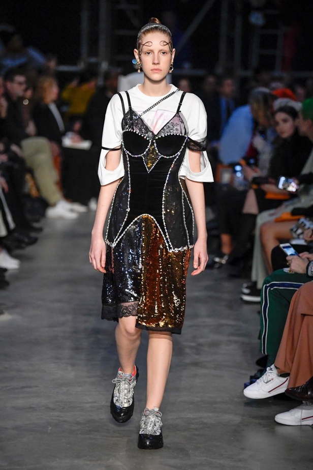 مجموعة Burberry  للألبسة الجاهزة لخريف و شتاء 2019