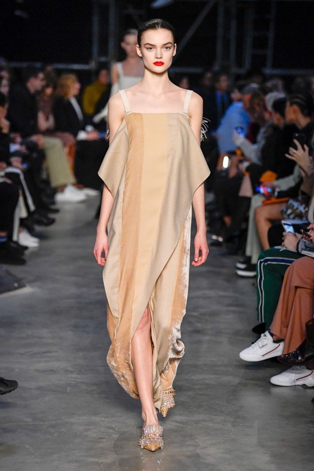 مجموعة Burberry  للألبسة الجاهزة لخريف و شتاء 2019