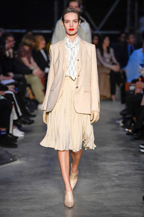 مجموعة Burberry  للألبسة الجاهزة لخريف و شتاء 2019