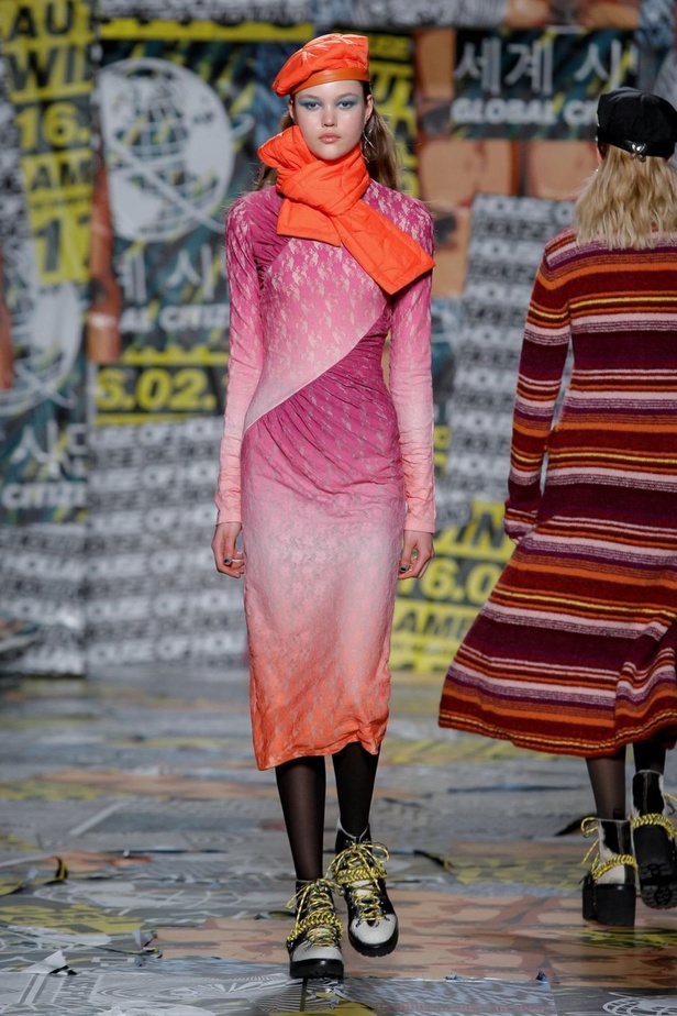 عرض أزياء هاوس أوف هولاند لخريف وشتاء 2019‏