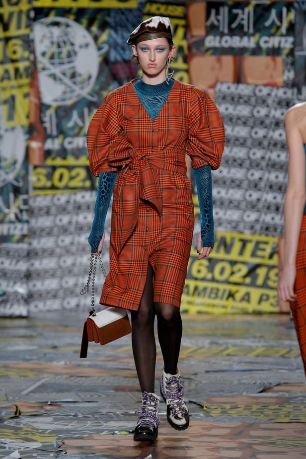 عرض أزياء هاوس أوف هولاند لخريف وشتاء 2019‏