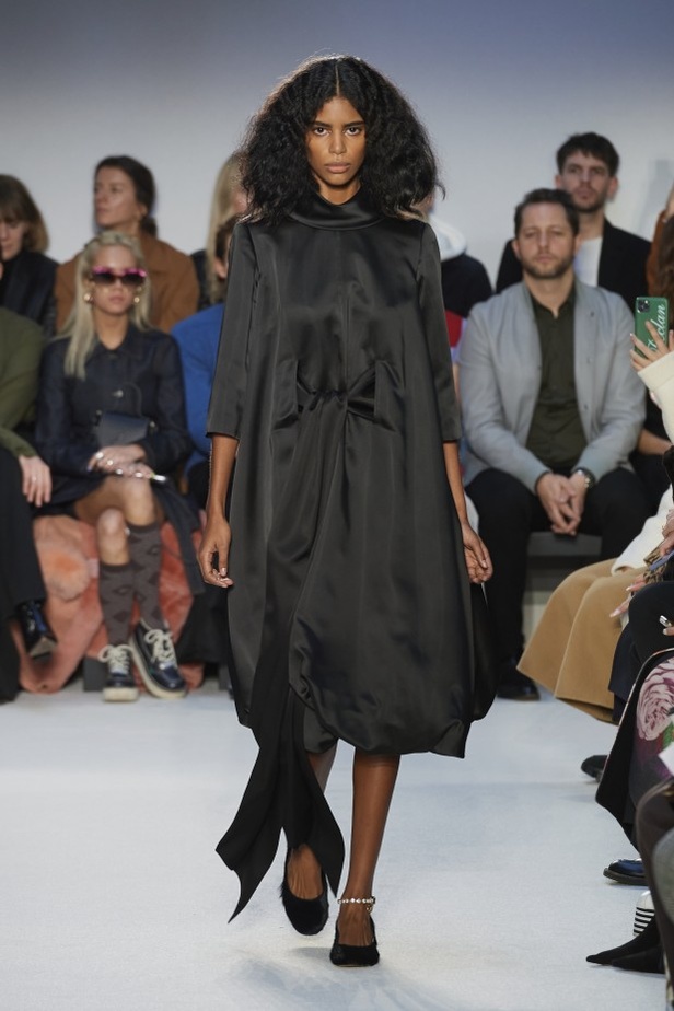 مجموعة JW Anderson للالبسة الجاهزة من اسبوع الموضة في لندن 2020