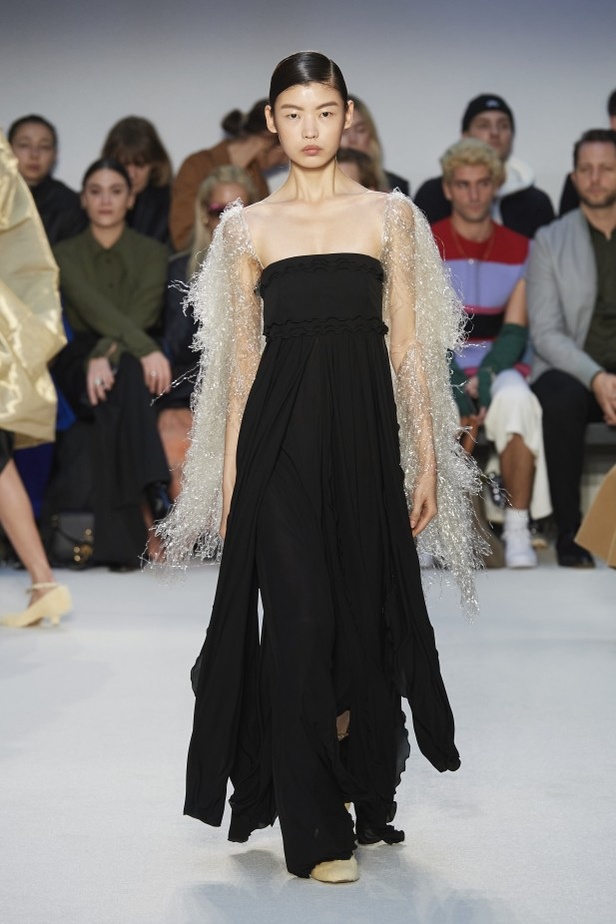 مجموعة JW Anderson للالبسة الجاهزة من اسبوع الموضة في لندن 2020