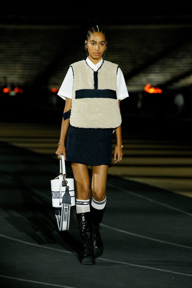 صور حصرية لـ"هي" من عرض أزياء مجموعة ديور كروز Dior Cruise 2022
