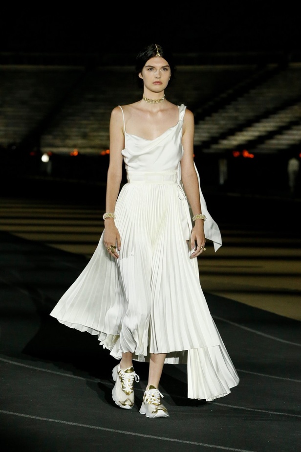 صور حصرية لـ"هي" من عرض أزياء مجموعة ديور كروز Dior Cruise 2022