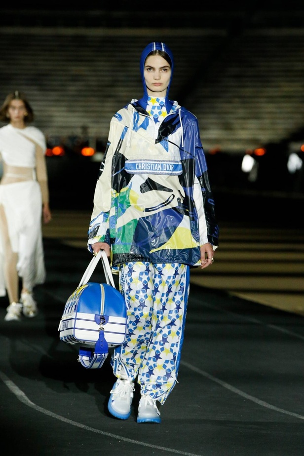 صور حصرية لـ"هي" من عرض أزياء مجموعة ديور كروز Dior Cruise 2022