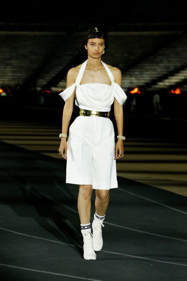 صور حصرية لـ"هي" من عرض أزياء مجموعة ديور كروز Dior Cruise 2022