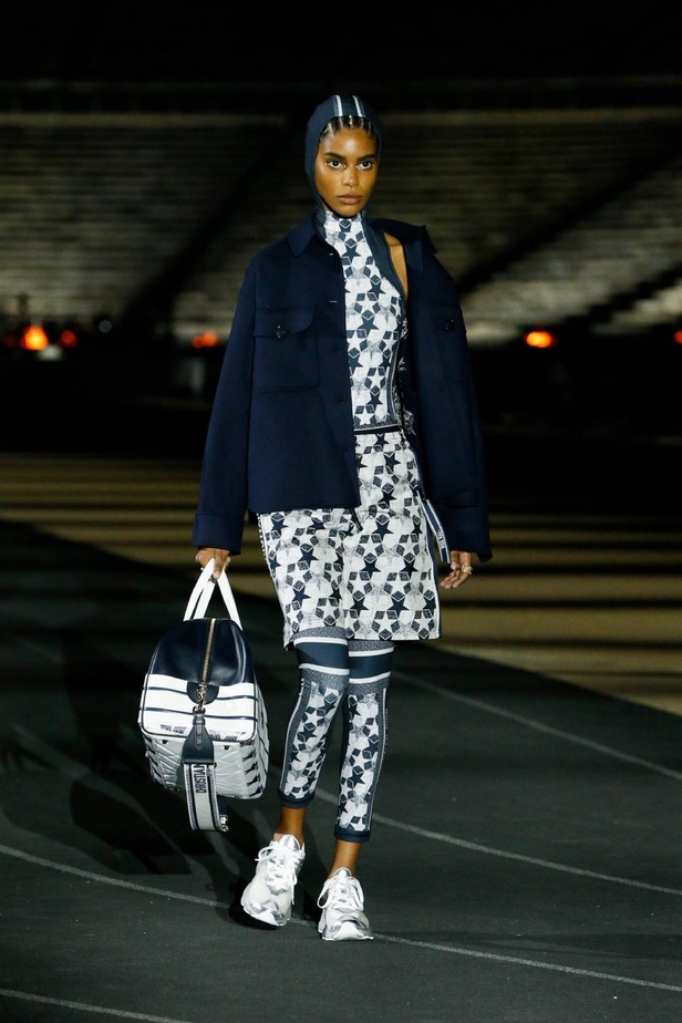 صور حصرية لـ"هي" من عرض أزياء مجموعة ديور كروز Dior Cruise 2022