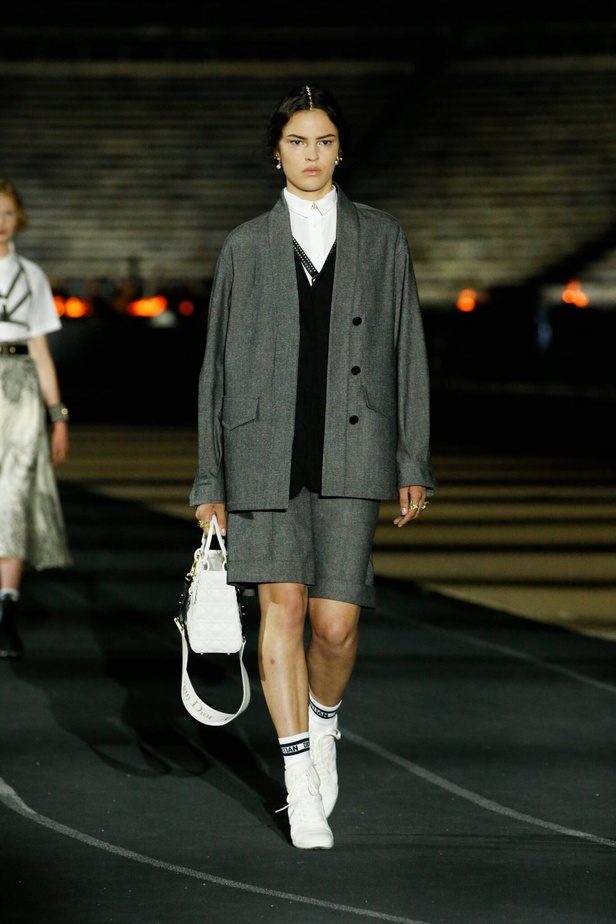 صور حصرية لـ"هي" من عرض أزياء مجموعة ديور كروز Dior Cruise 2022