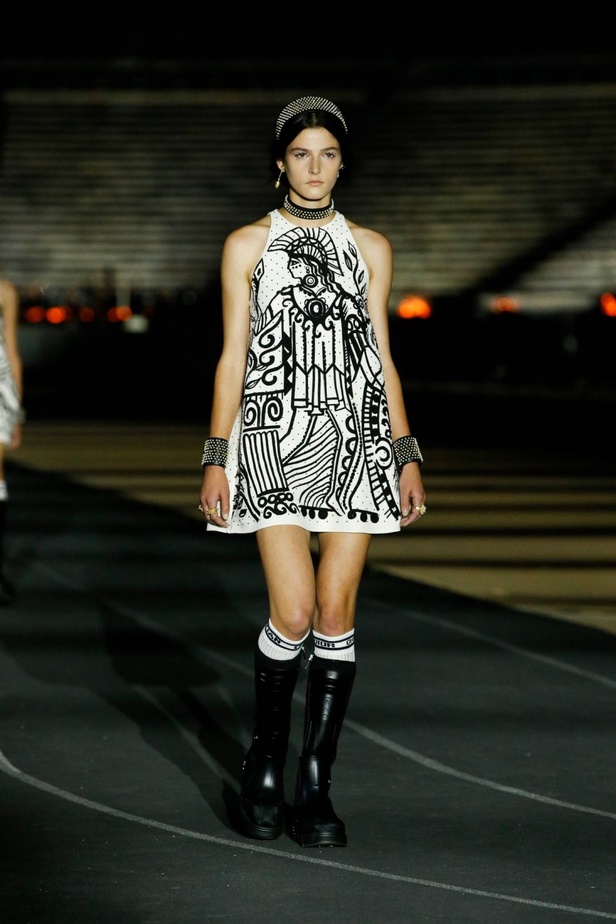 صور حصرية لـ"هي" من عرض أزياء مجموعة ديور كروز Dior Cruise 2022