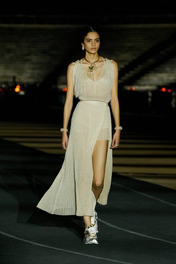 صور حصرية لـ"هي" من عرض أزياء مجموعة ديور كروز Dior Cruise 2022