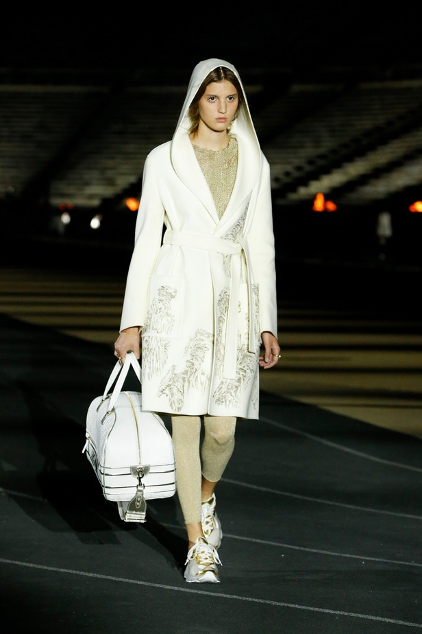 صور حصرية لـ"هي" من عرض أزياء مجموعة ديور كروز Dior Cruise 2022