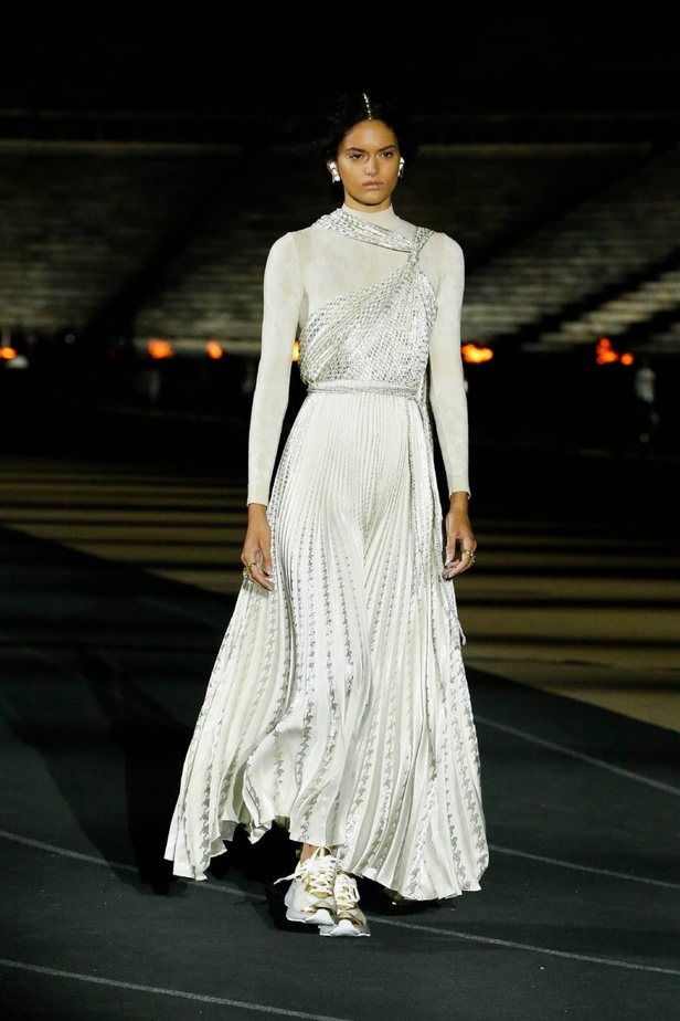 صور حصرية لـ"هي" من عرض أزياء مجموعة ديور كروز Dior Cruise 2022