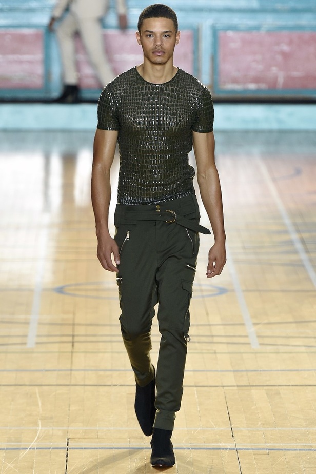 مجموعة جوليان ماكدونالد لموسم ربيع وصيف 2017