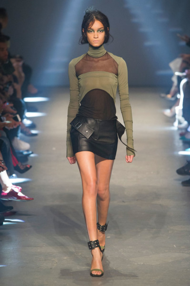 مجموعة فرسوس فيرساتشي لموسم ربيع وصيف 2017