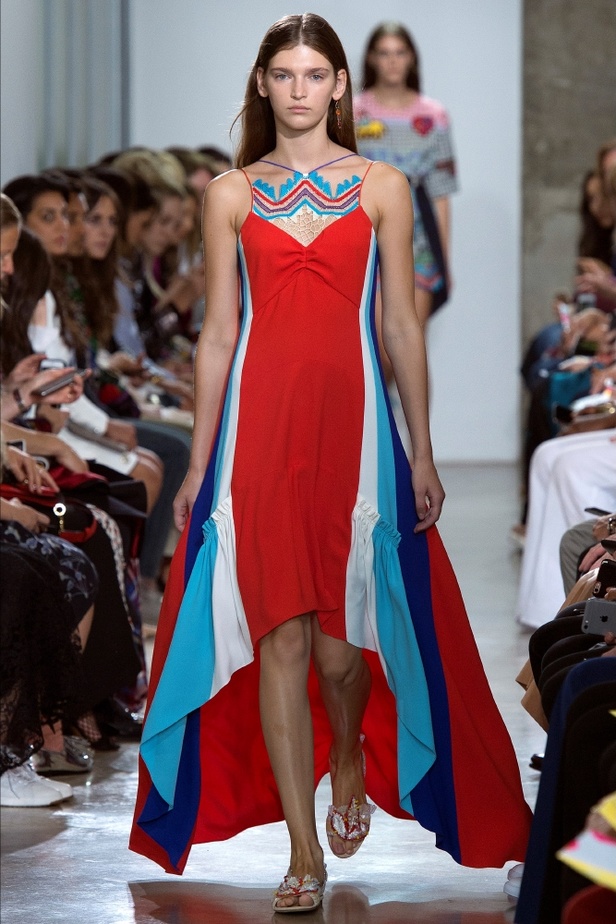 مجموعة "بيتر بيلوتو" لموسم ربيع وصيف 2107