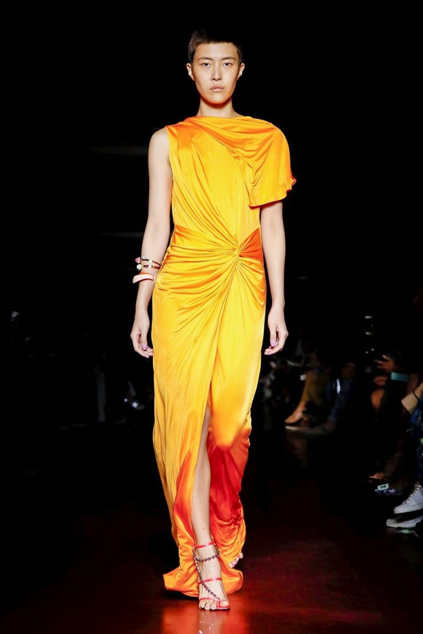 اسبوع الموضة في ميلان 2019 عرض أزياء  Peter Pilotto لربيع وصيف 2020