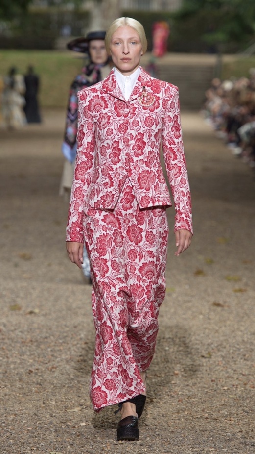 اسبوع الموضة في لندن 2019 عرض ازياء ERDEM لربيع وصيف 2020