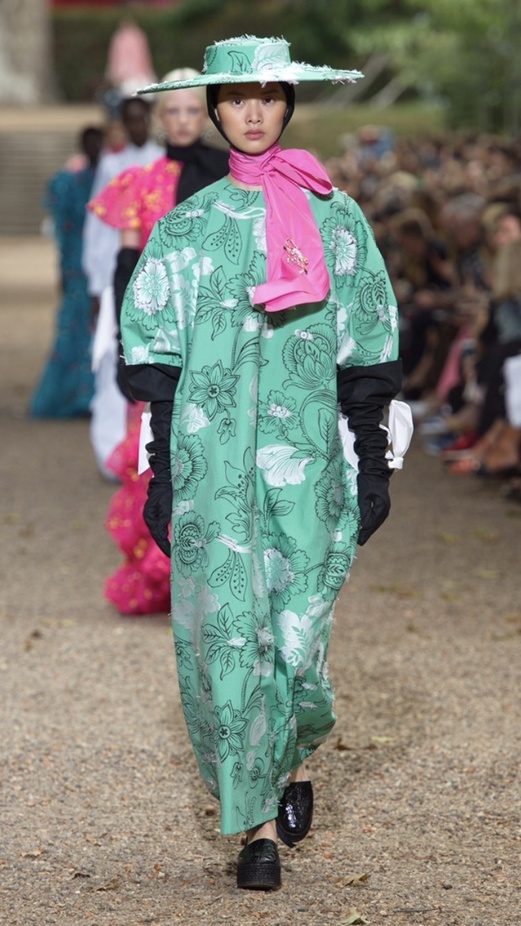 اسبوع الموضة في لندن 2019 عرض ازياء ERDEM لربيع وصيف 2020