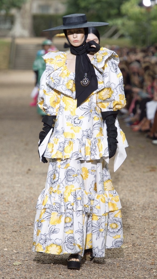 اسبوع الموضة في لندن 2019 عرض ازياء ERDEM لربيع وصيف 2020