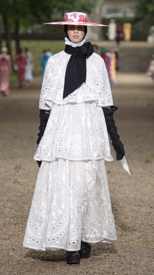 اسبوع الموضة في لندن 2019 عرض ازياء ERDEM لربيع وصيف 2020