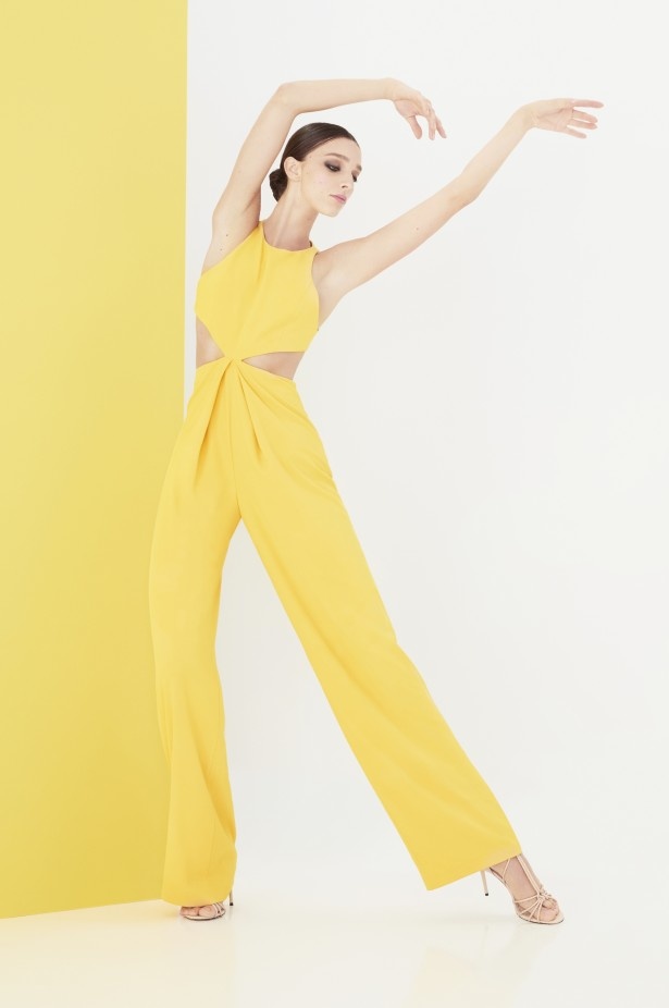 عرض ازياء ALICE AND OLIVIA BY STACEY BENDET في نيويورك لموسم ربيع وصيف 2021