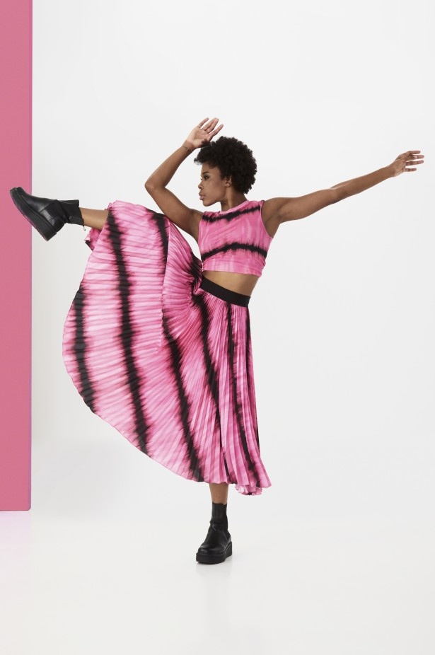 عرض ازياء ALICE AND OLIVIA BY STACEY BENDET في نيويورك لموسم ربيع وصيف 2021