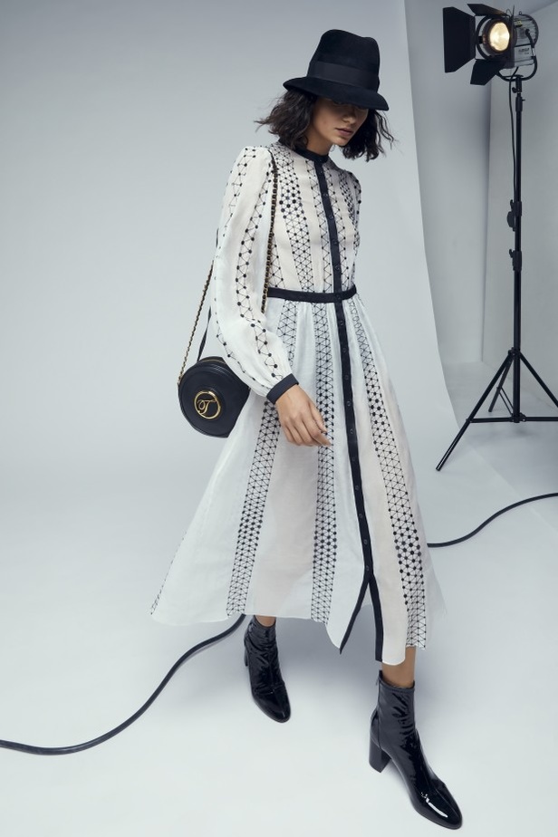 عرض ازياء تمبرلي لندن Temperley London لربيع وصيف 2021 من اسبوع الموضة في لندن