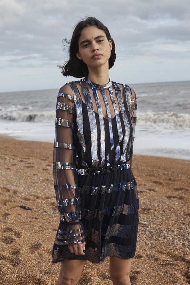 عرض ازياء تمبرلي لندن Temperley London لربيع وصيف 2021 من اسبوع الموضة في لندن