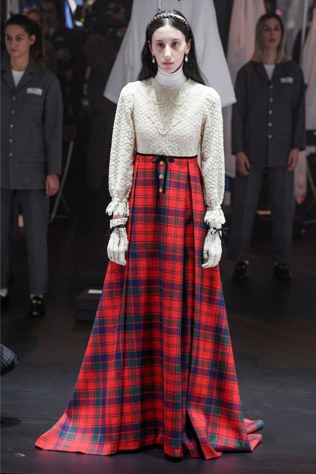 عرض ازياء دار GUCCI لخريف وشتاء 2020-2021 مباشرة من ميلانو 