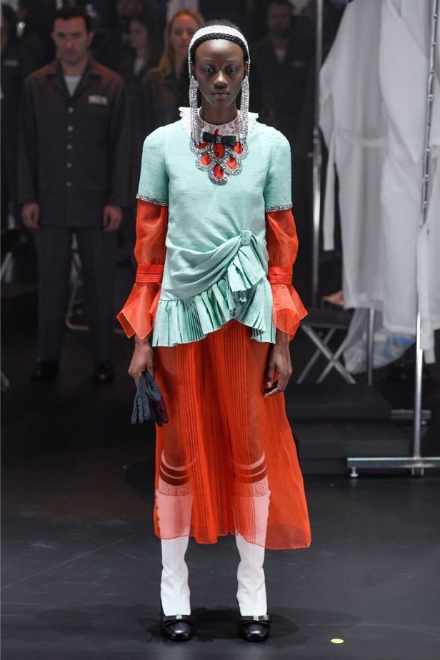 عرض ازياء دار GUCCI لخريف وشتاء 2020-2021 مباشرة من ميلانو 