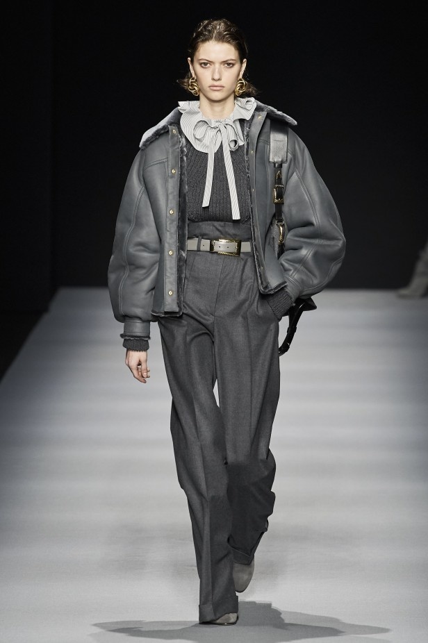 مجموعة Alberta Ferretti الفاخرة خلال اسبوع الموضة في ميلانو لخريف وشتاء 2020-2021