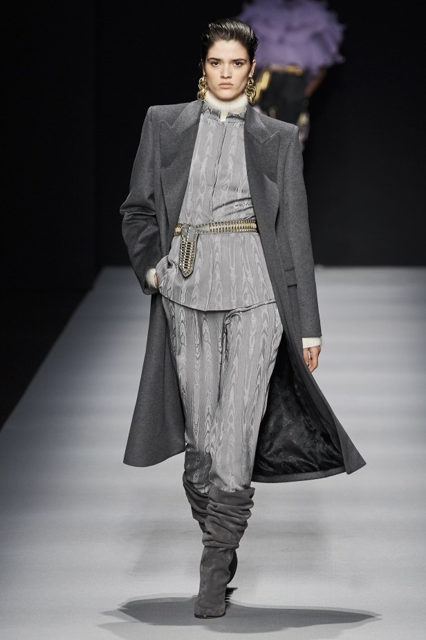 مجموعة Alberta Ferretti الفاخرة خلال اسبوع الموضة في ميلانو لخريف وشتاء 2020-2021