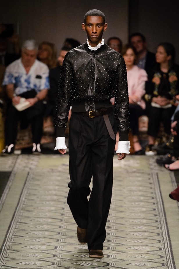 مجموعة “بربري” لموسم خريف وشتاء 2016-2017 من منصة العرض الى الاسواق فورا