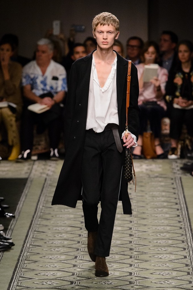 مجموعة “بربري” لموسم خريف وشتاء 2016-2017 من منصة العرض الى الاسواق فورا