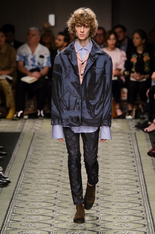 مجموعة “بربري” لموسم خريف وشتاء 2016-2017 من منصة العرض الى الاسواق فورا