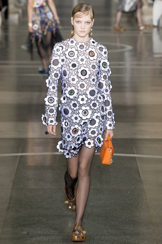 مجموعة Christopher Kane لربيع وصيف 2017