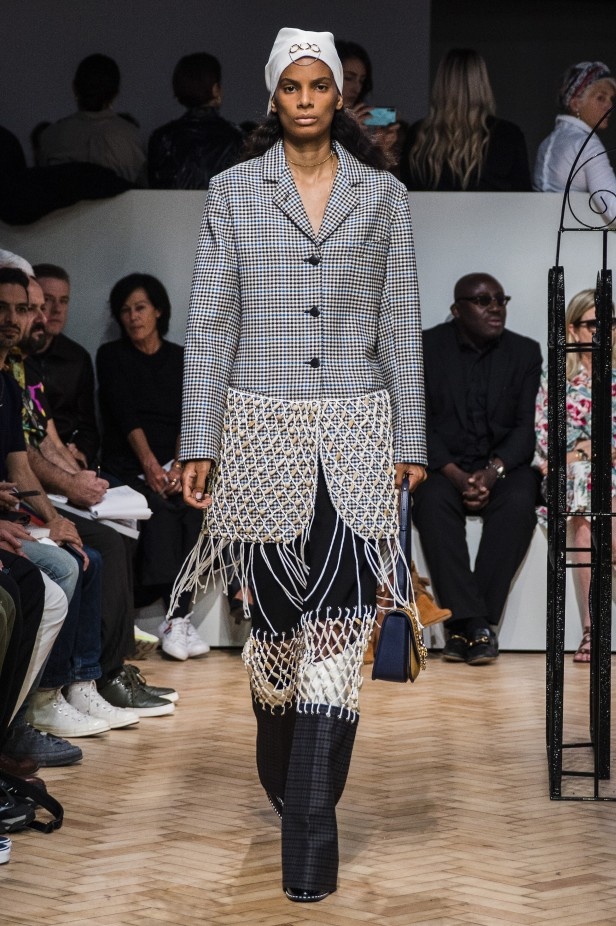 مجموعة جاي دبليو اندرسون لموسم ربيع وصيف 2019