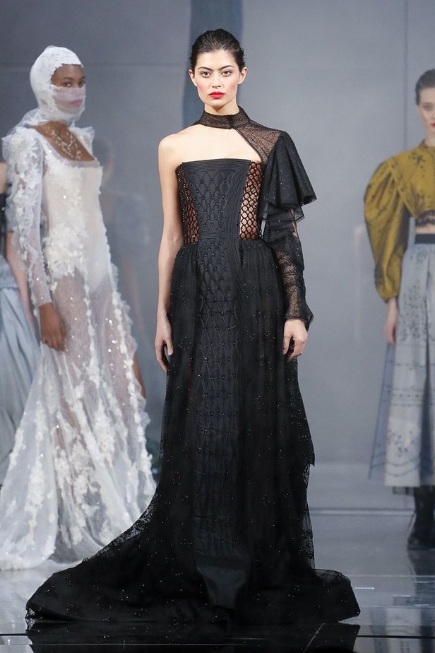 مجموعة الألبسة الراقية من ULYANA SERGEENKO لربيع 2019