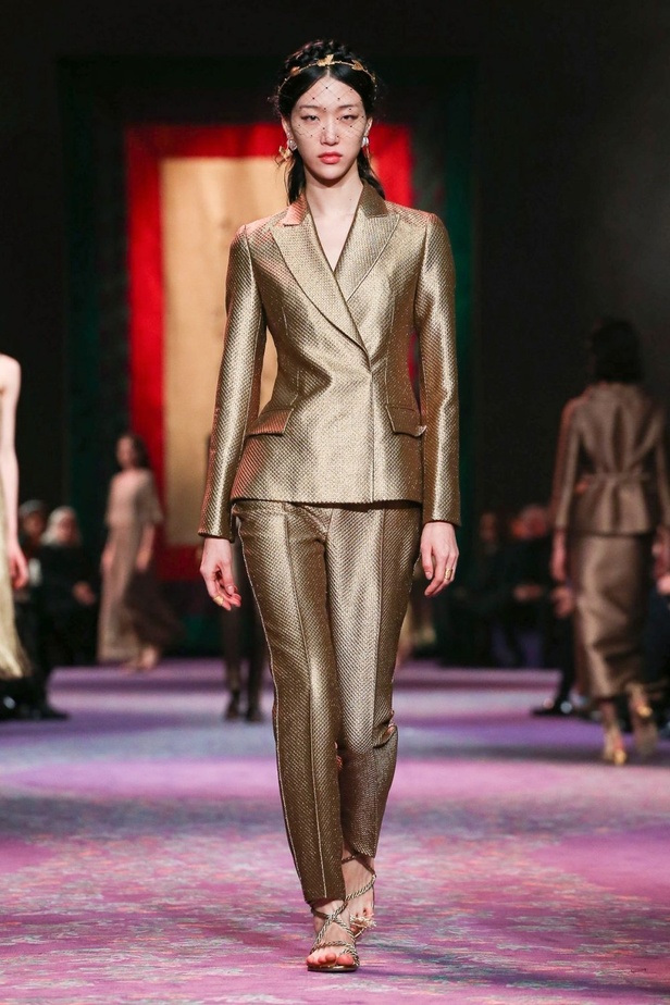 عرض ازياء Dior ديور لـ haute couture ربيع وصيف 2020